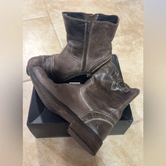 BullBoxer Boots - Picture 1 of 8